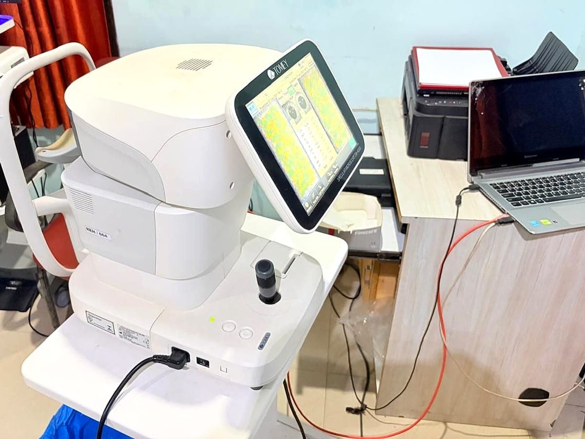 Tomey specular microscope showing a corneal cell count at Ruby Eye Hospital