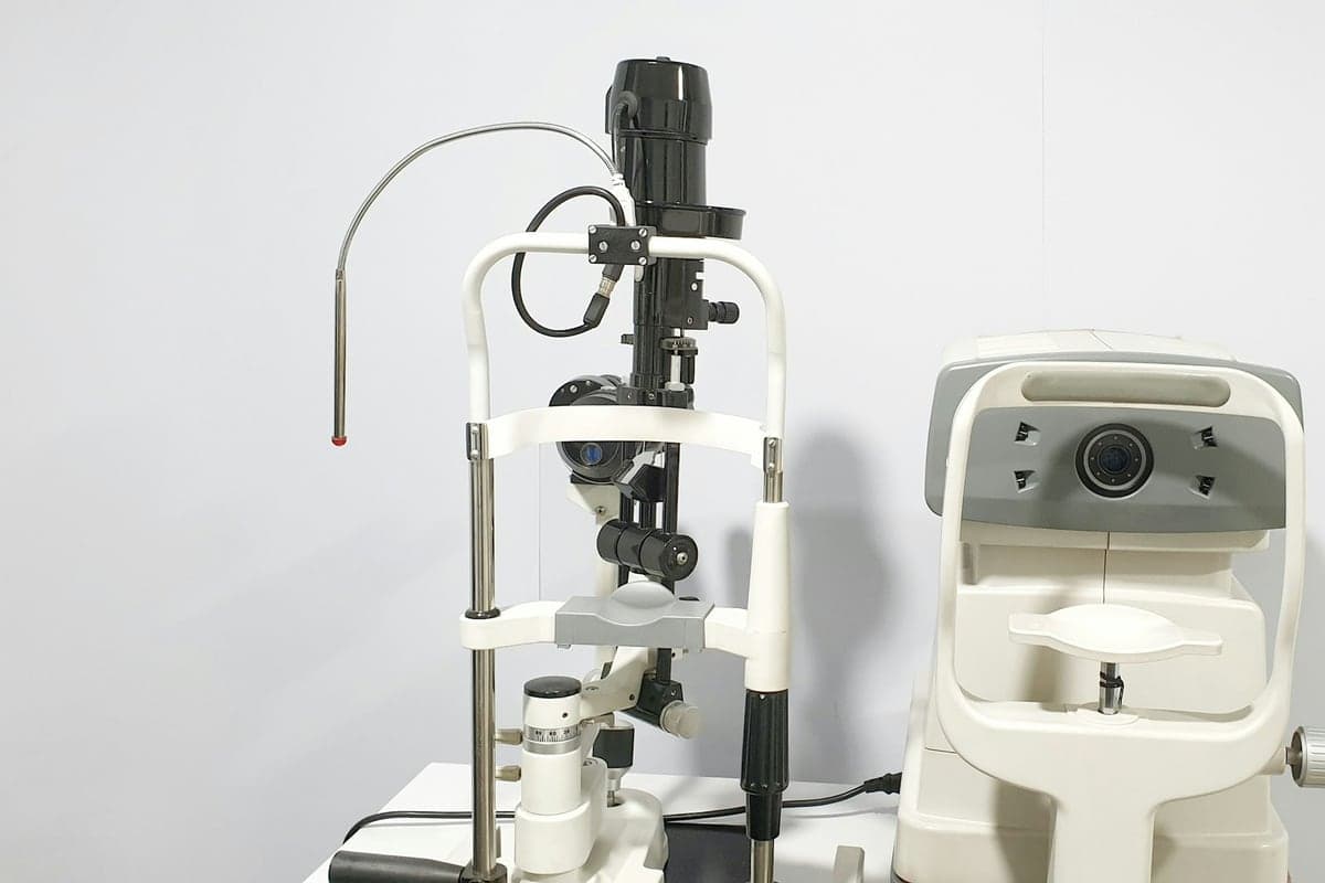 Slit lamp and eye-testing equipment in an eye clinic